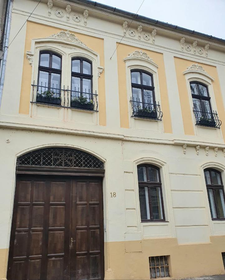 Elisabeth Apartment Oradea Εξωτερικό φωτογραφία